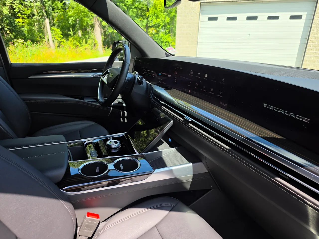 Black 6 Passenger Cadillac Escalade ESV, photo 6 for airport transfers