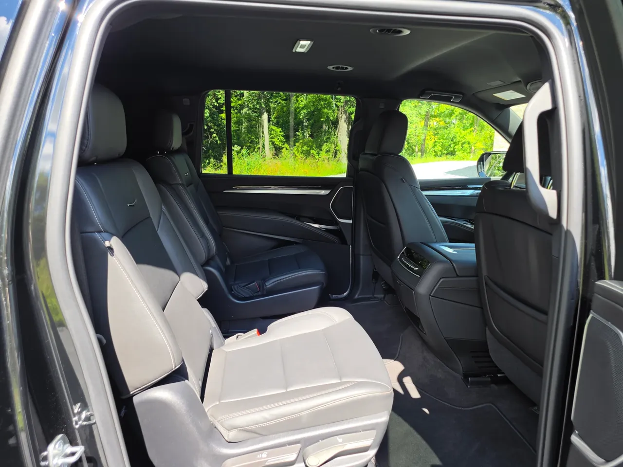 Black 6 Passenger Cadillac Escalade ESV, photo 7 for black car service in East Freetown, MA Black 6 Passenger Cadillac Escalade ESV, photo 7 for black car service in East Freetown, MA