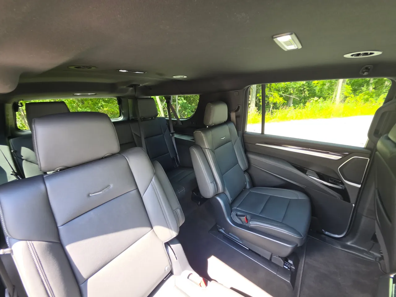 Black 6 Passenger Cadillac Escalade ESV, photo 8 for black car service in East Freetown, MA Black 6 Passenger Cadillac Escalade ESV, photo 8 for black car service in East Freetown, MA