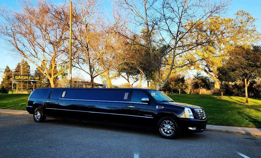 Black Cadillac Escalade Limo for cadillac escalade limo in Colusa, CA