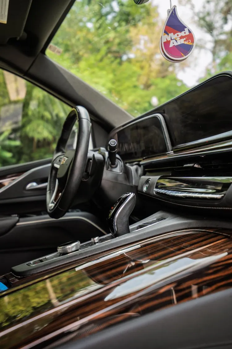 Cadillac Escalade Platinum — Self Drive, photo 4 for luxury car rental in Dearborn, MI