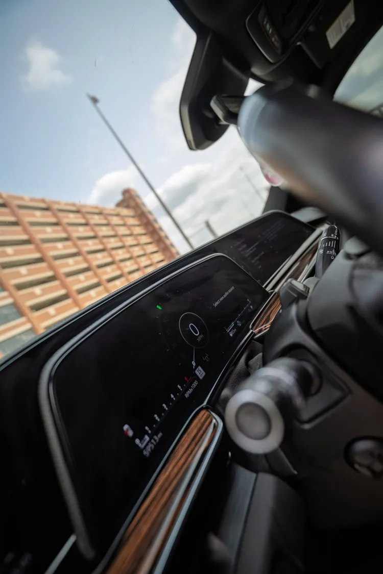 Cadillac Escalade Platinum — Self Drive, photo 5 for luxury car rental in Dearborn, MI