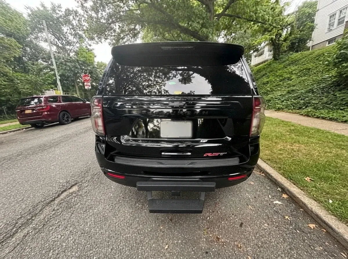 Black Chevrolet Suburban, photo 5 for airport transfers Black Chevrolet Suburban, photo 5 for airport transfers