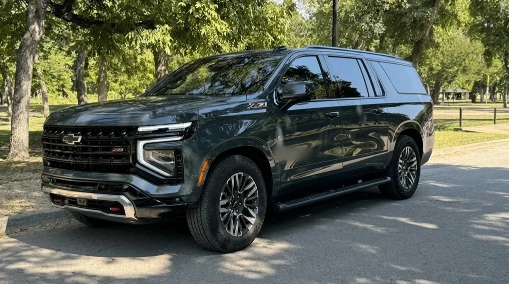 Black Chevrolet Suburban, photo 2 for airport transfers Black Chevrolet Suburban, photo 2 for airport transfers