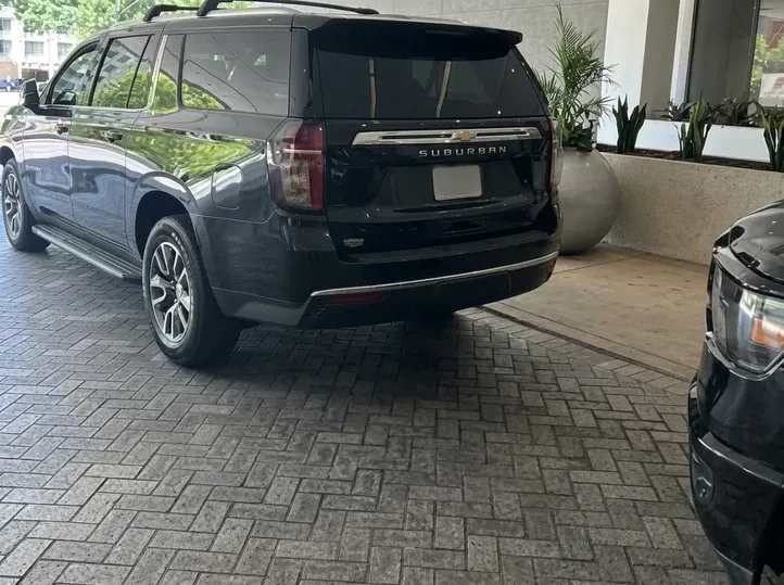 Black Chevrolet Suburban, photo 2 for airport transfers Black Chevrolet Suburban, photo 2 for airport transfers