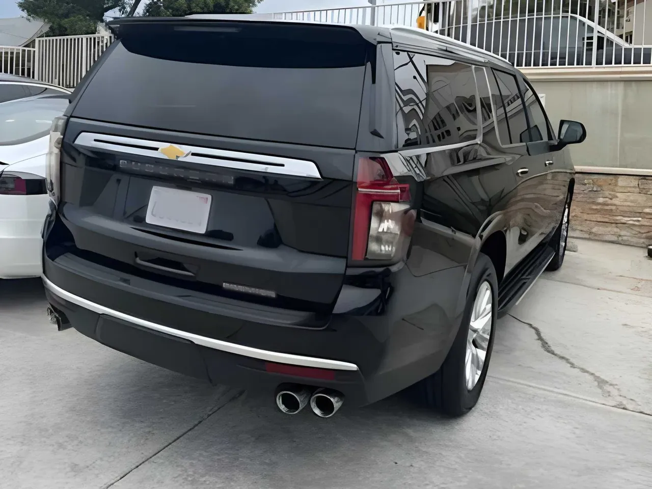 Black Chevrolet Suburban for airport transfers Black Chevrolet Suburban for airport transfers