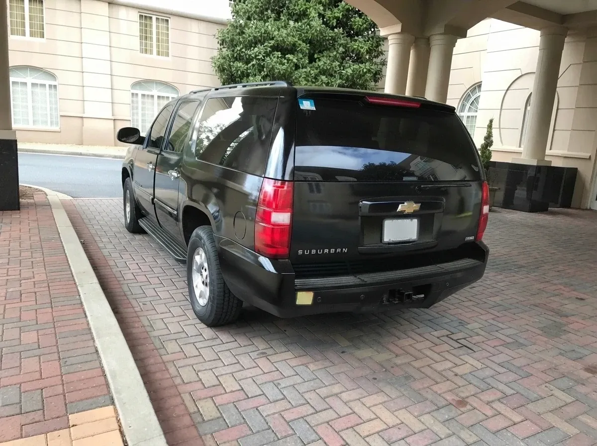 Black Chevrolet Suburban, photo 2 for airport transfers Black Chevrolet Suburban, photo 2 for airport transfers