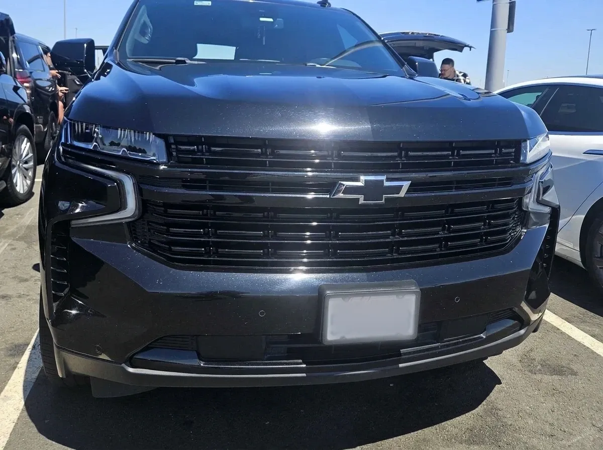 Black Chevrolet Suburban for airport transfers Black Chevrolet Suburban for airport transfers