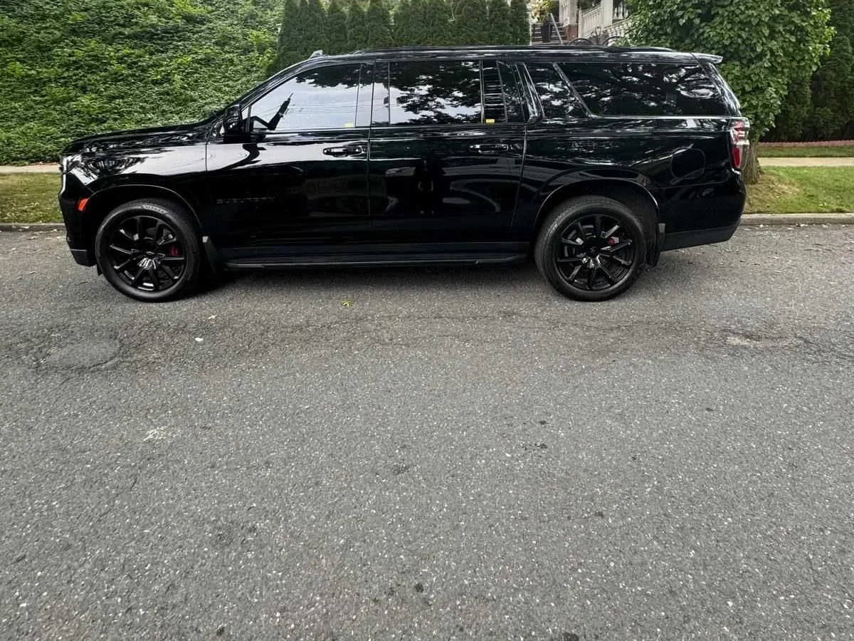 Black Chevrolet Suburban, photo 3 for airport transfers Black Chevrolet Suburban, photo 3 for airport transfers