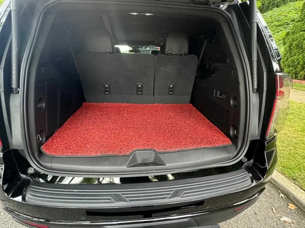 Black Chevrolet Suburban, photo 4 for airport transfers Black Chevrolet Suburban, photo 4 for airport transfers