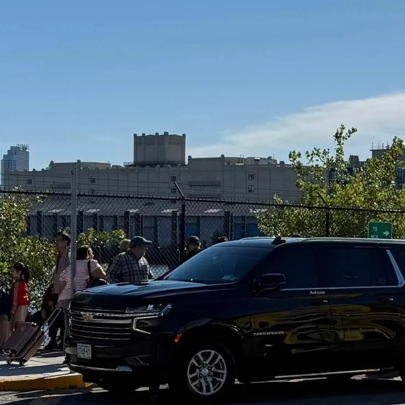 Chevrolet Suburban SUV for airport transfers Chevrolet Suburban SUV for airport transfers