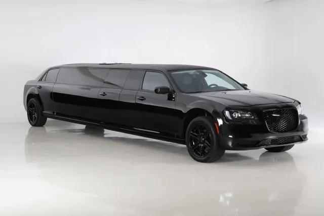 Chrysler 300 Limo for limo rental in Clifton, AZ