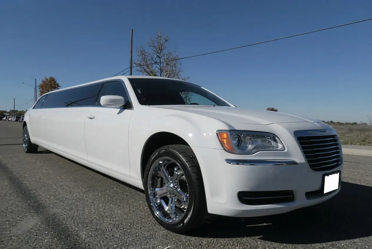 White Chrysler 300 Limousine for limo rental White Chrysler 300 Limousine for limo rental