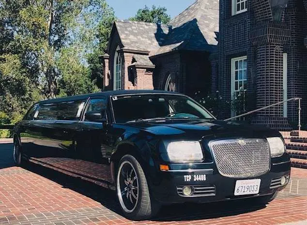 Black Chrysler 300 Stretch Limousine for cadillac escalade limo in Tekoa, WA