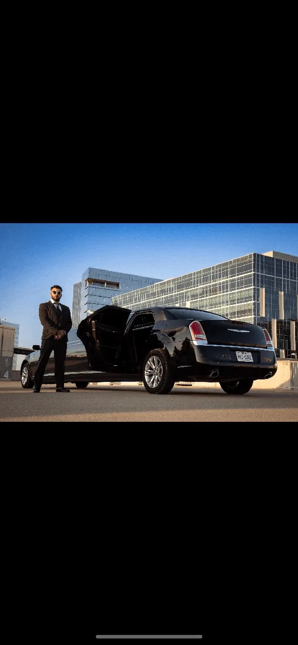 Black Chrysler Limo exterior, photo 2 for cadillac escalade limo in Beaumont, TX