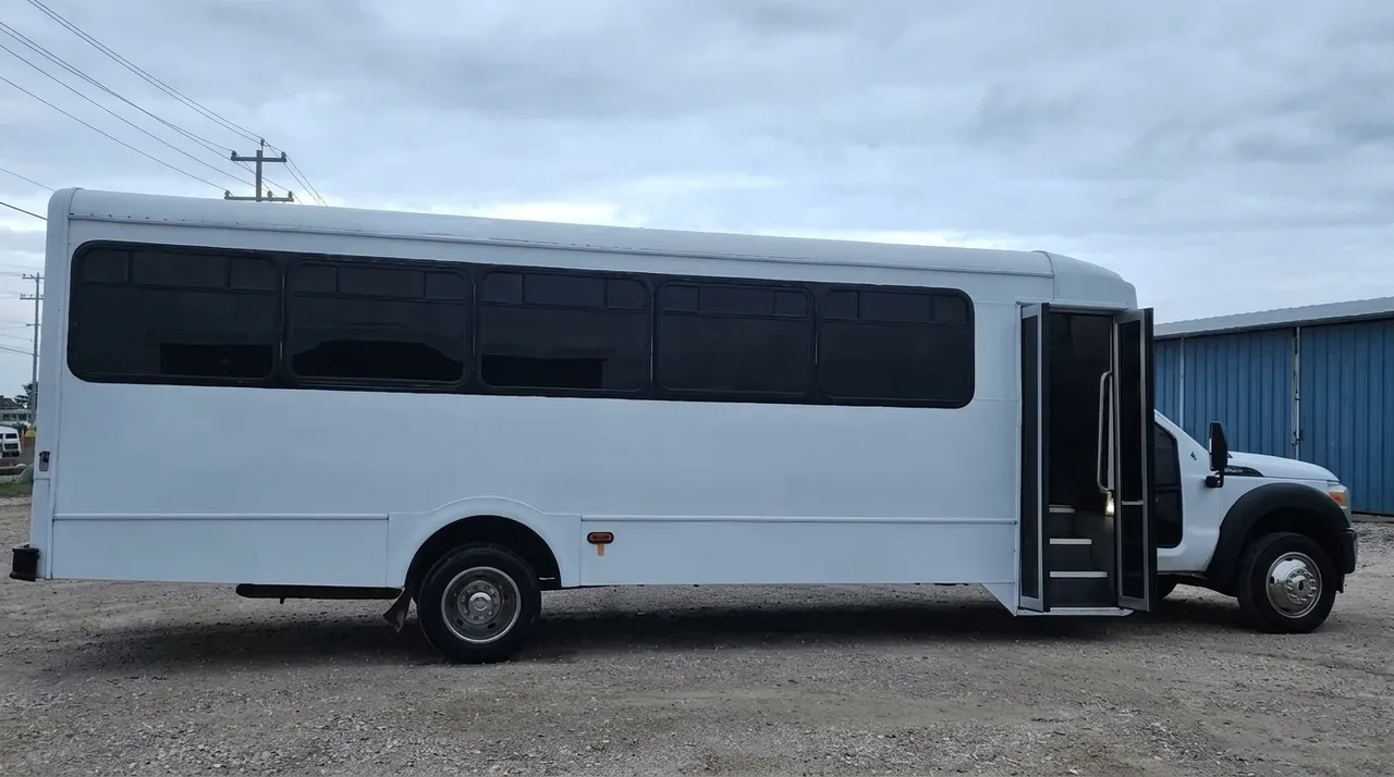 White D-Lux Party Bus, photo 3 for party bus rental White D-Lux Party Bus, photo 3 for party bus rental