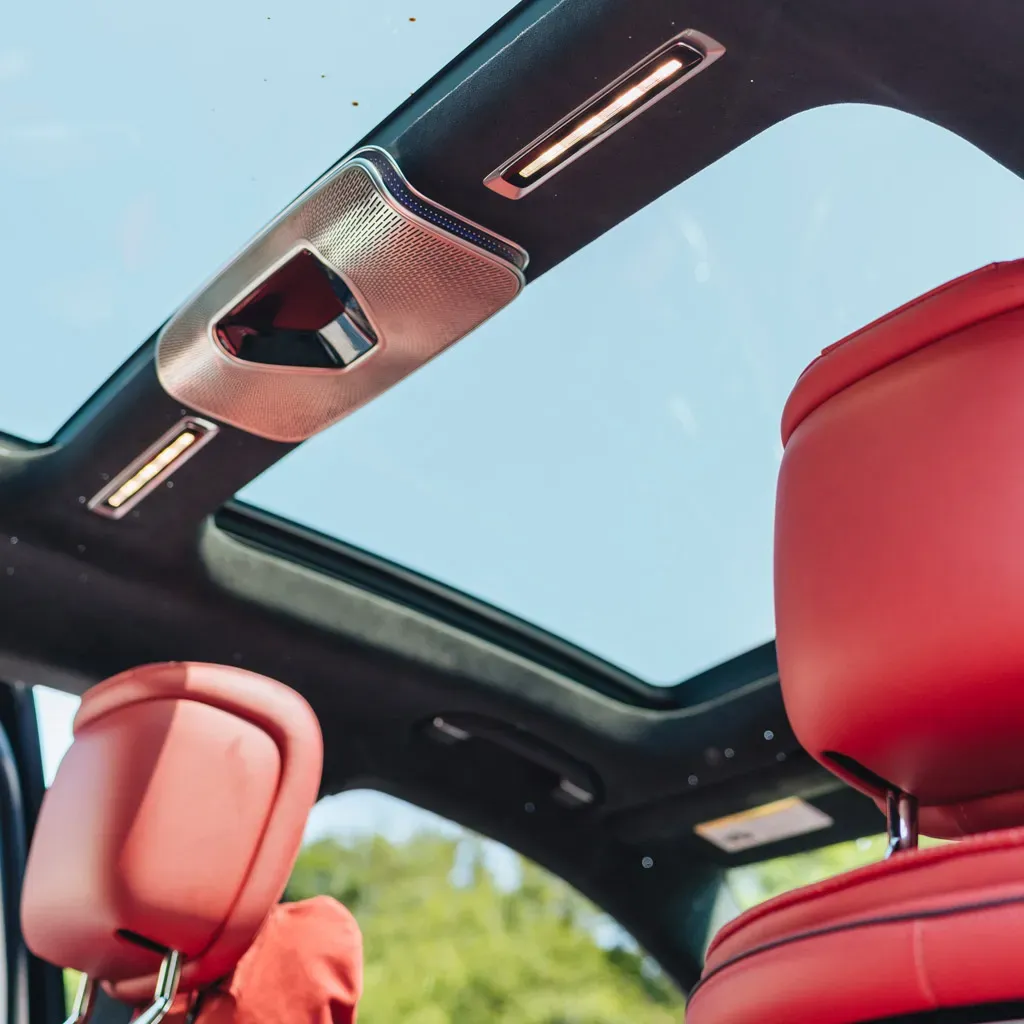 Black Designo S580 Mercedes-Benz 2023 with Starlight Roof, photo 9 for wedding car rental in Rockville, MD Black Designo S580 Mercedes-Benz 2023 with Starlight Roof, photo 9 for wedding car rental in Rockville, MD