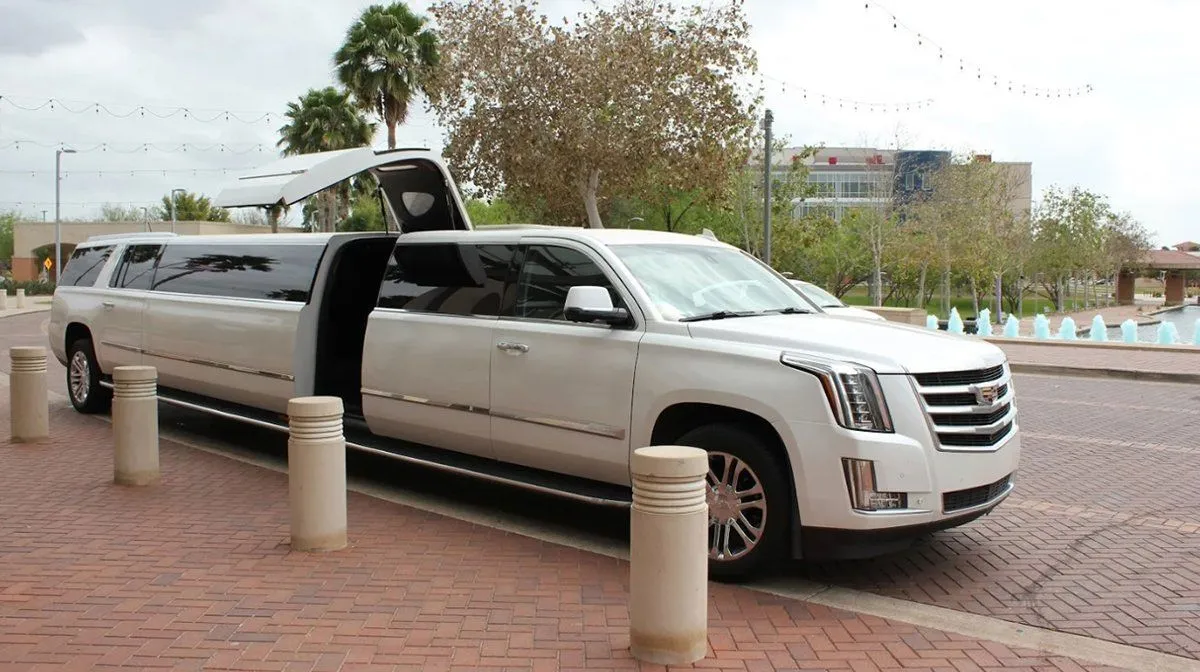 Black Escalade Limousines, photo 3 for limo rental in Mcallen, TX Black Escalade Limousines, photo 3 for limo rental in Mcallen, TX