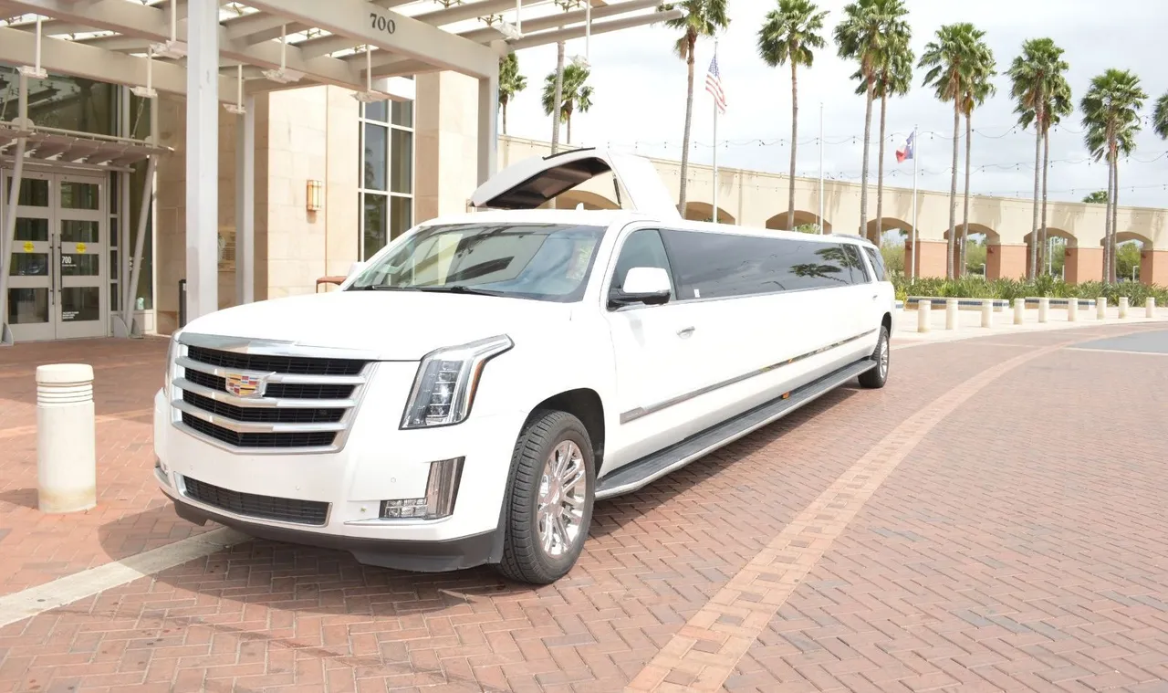 Black Escalade Limousines, photo 6 for limo rental in Mcallen, TX Black Escalade Limousines, photo 6 for limo rental in Mcallen, TX