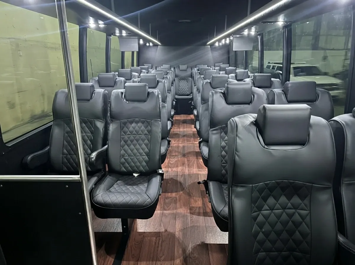 27 Passenger Executive Bus, photo 2 for minibus rental