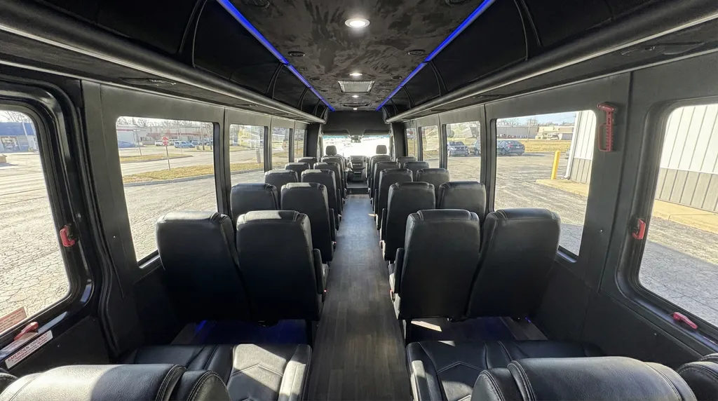 Black Ford E-450 Mini Bus, photo 4 for minibus rental Black Ford E-450 Mini Bus, photo 4 for minibus rental
