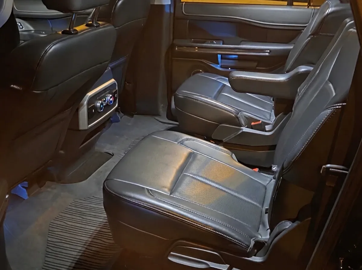 Black Ford Expedition, photo 2 for airport transfers Black Ford Expedition, photo 2 for airport transfers