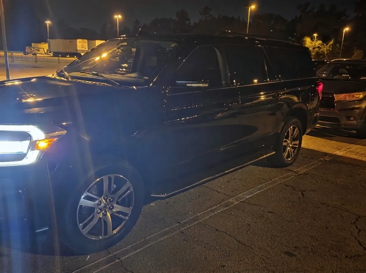 Black Ford Expedition, photo 3 for airport transfers Black Ford Expedition, photo 3 for airport transfers
