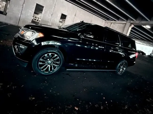 Black Ford Expedition, photo 5 for airport transfers