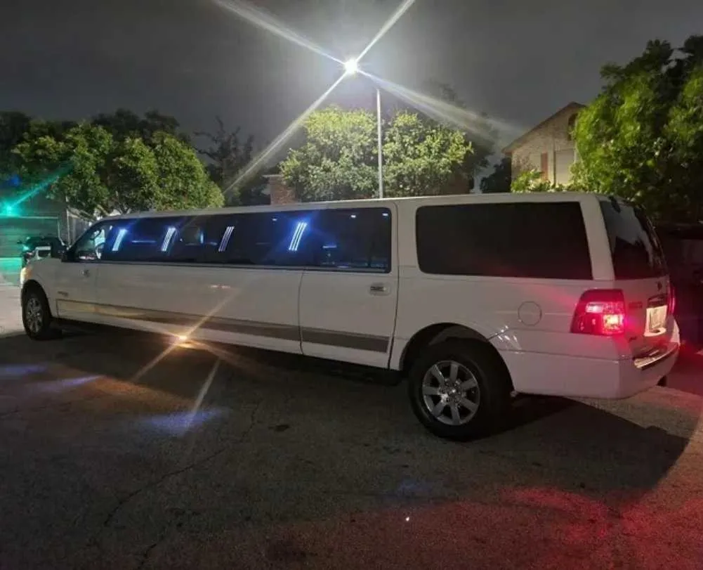 White Ford Expedition Limo for limo rental in Little River Academy, TX