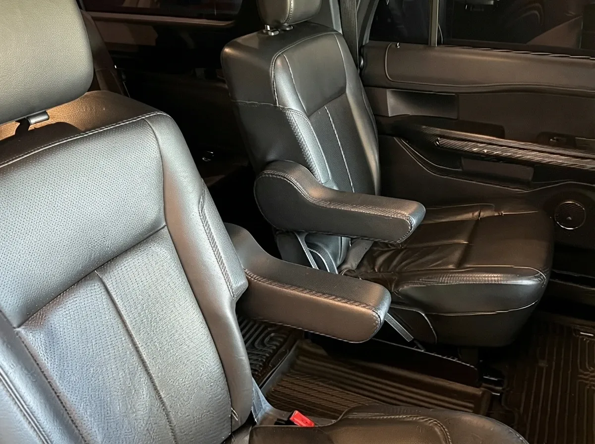 Black Ford Expedition MAX, photo 8 for black car service in Moss Point, MS