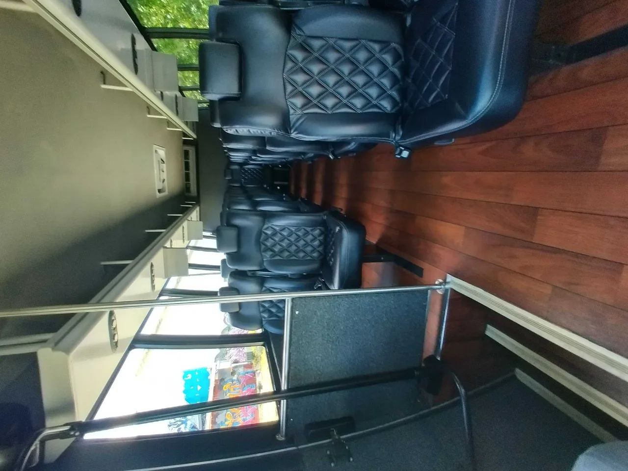White Ford F550 Executive Mini Coacgh, photo 2 for minibus rental in Steinhatchee, FL