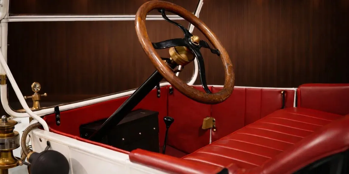 White Ford Model T Speedster 1912 Vintage, photo 4 for wedding car rental in Gloucester County, NJ