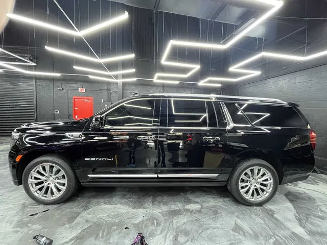 Black GMC Yukon for airport transfers
