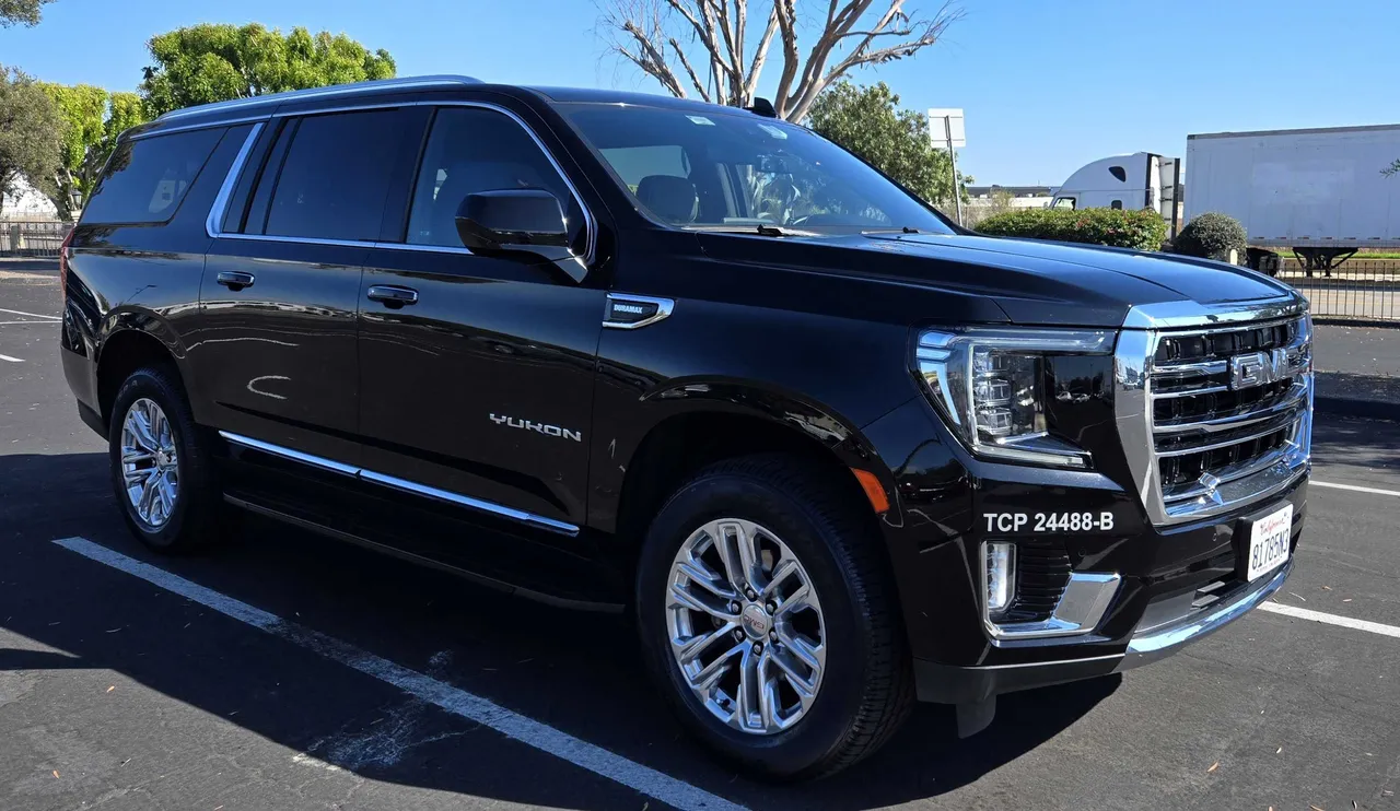 Black GMC Yukon for airport transfers in Wilmington, CA