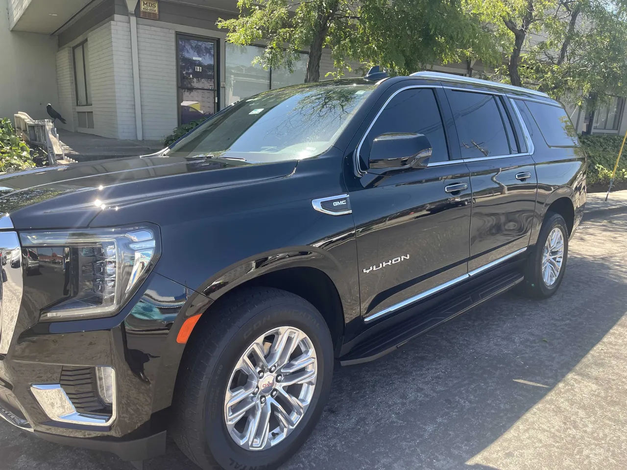 Black GMC Yukon 2, photo 3 for airport transfers in Marin County, CA
