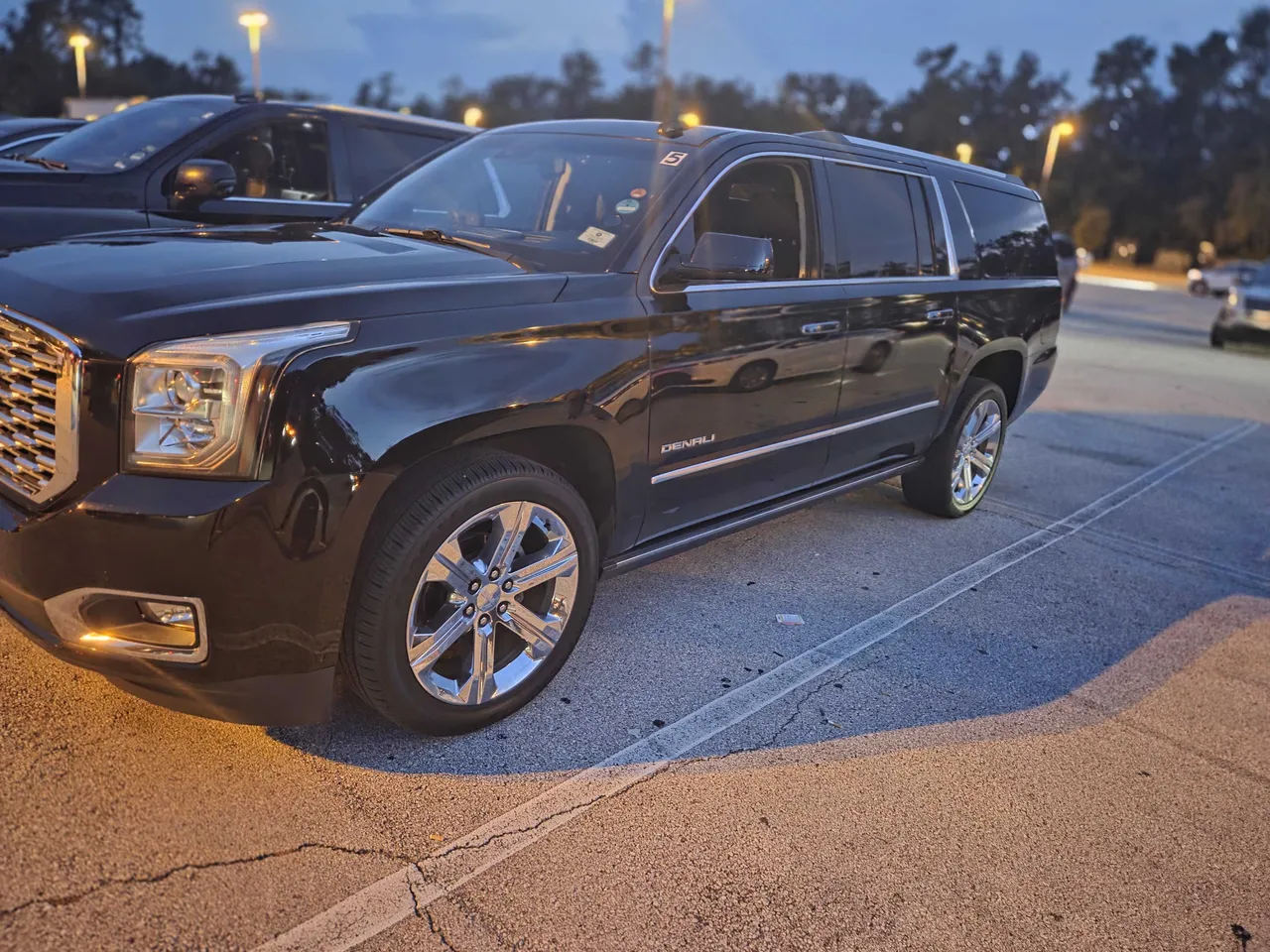 Black GMC Yukon for airport transfers in Seminole County, FL