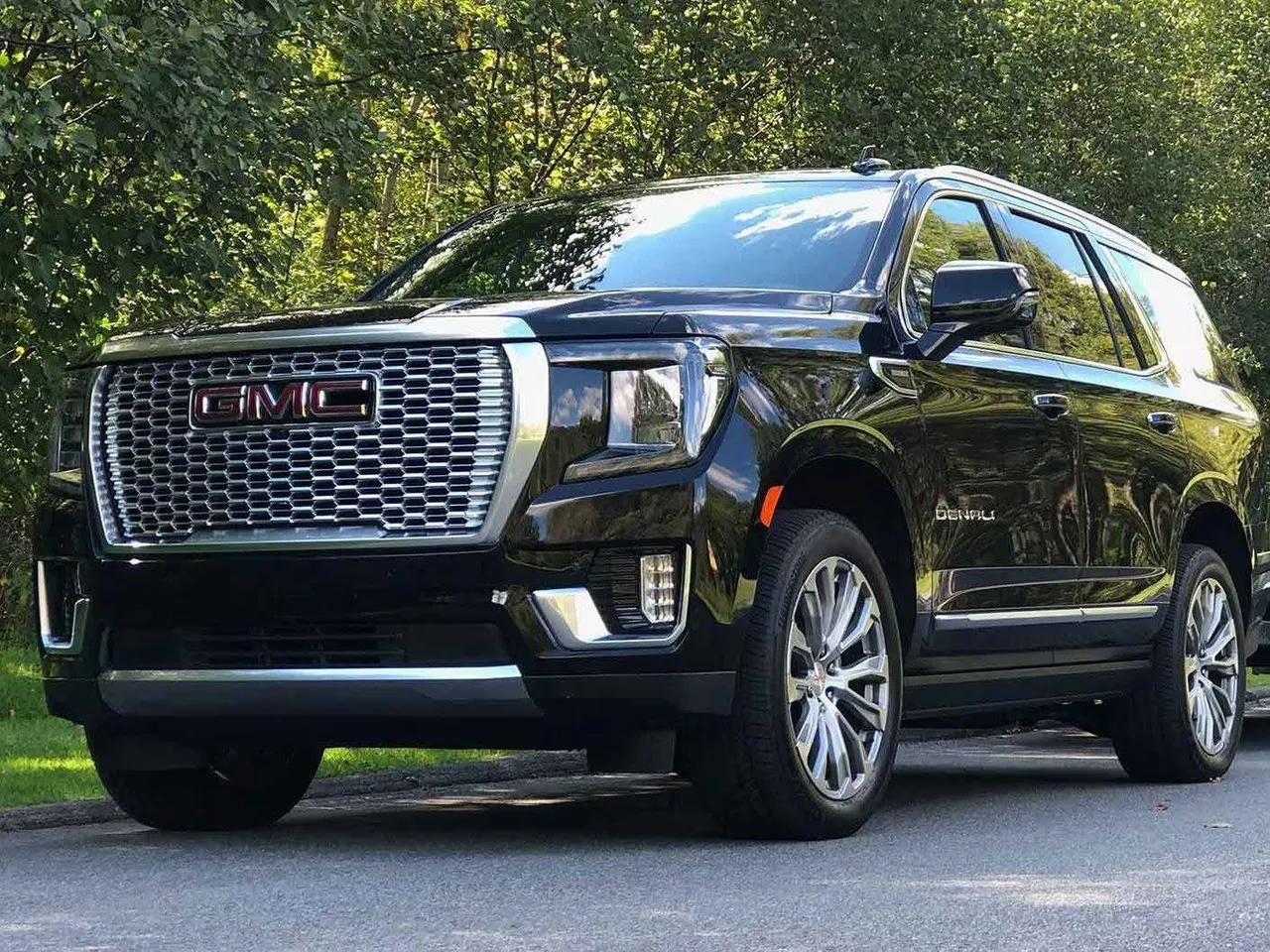 Black GMC Yukon for airport transfers Black GMC Yukon for airport transfers