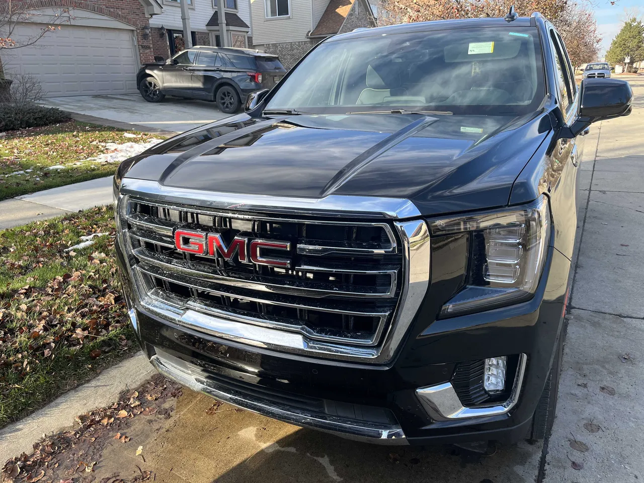 Black GMC Yukon exterior for airport transfers