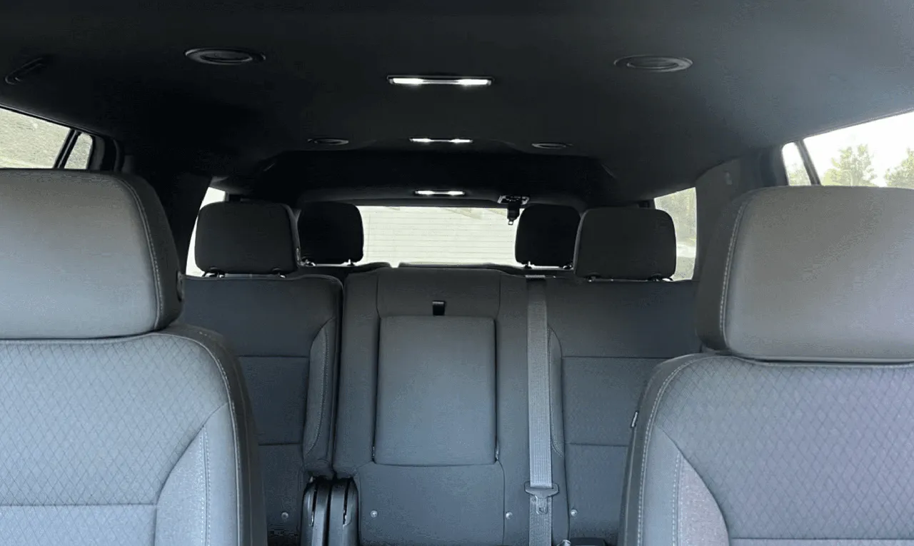 GMC Yukon interior, photo 5 for airport transfers GMC Yukon interior, photo 5 for airport transfers
