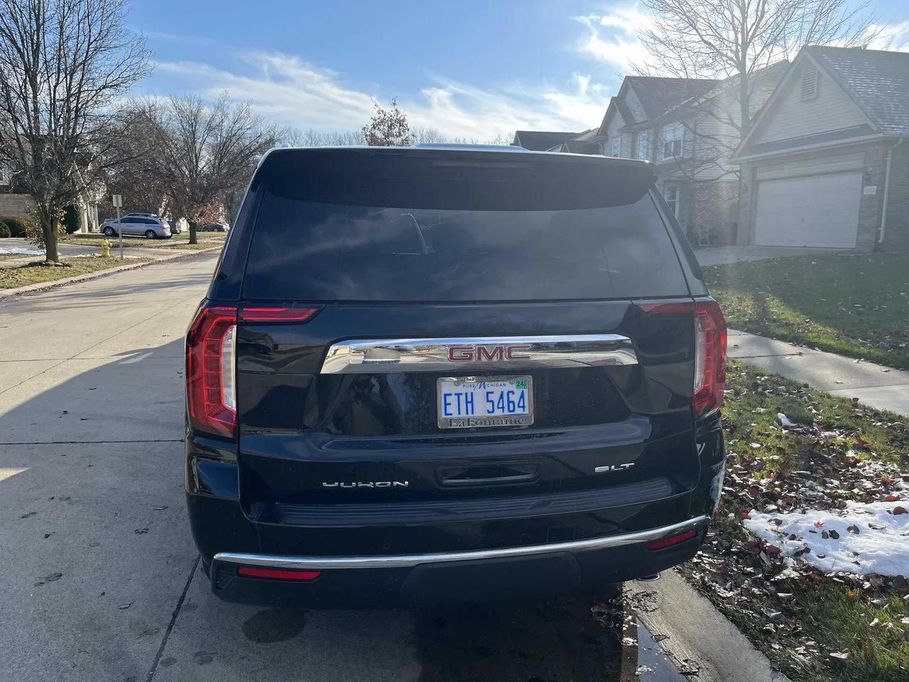 Black GMC Yukon exterior, photo 3 for airport transfers