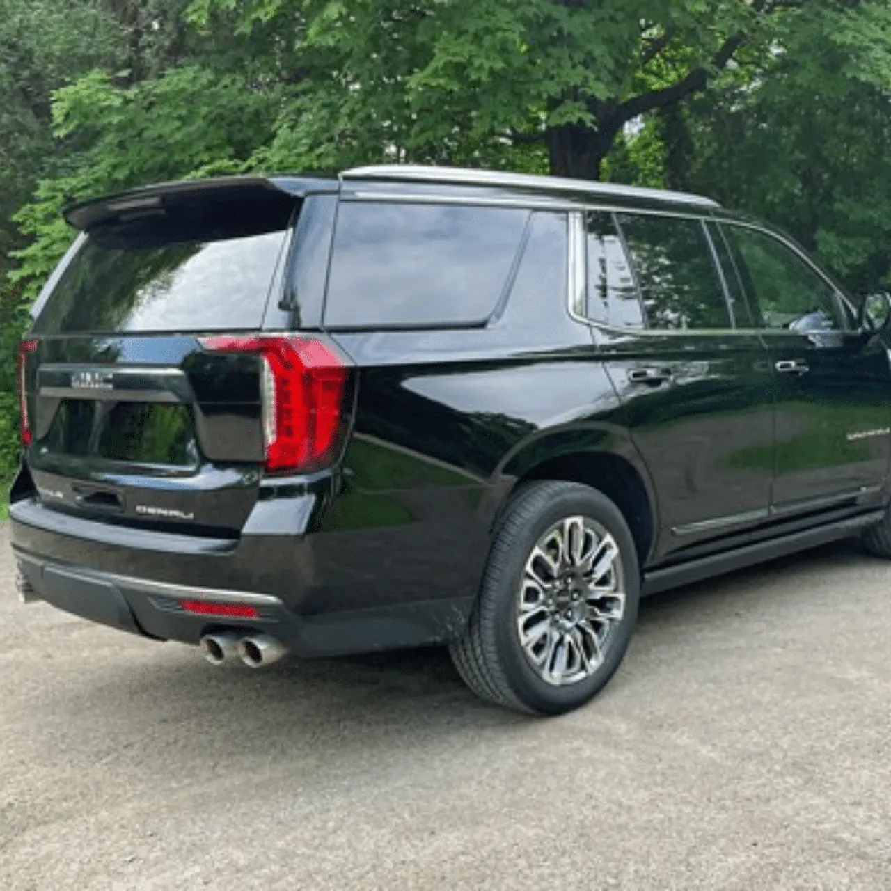 Black GMC Yukon Denali, photo 2 for airport transfers in Runnels County, TX