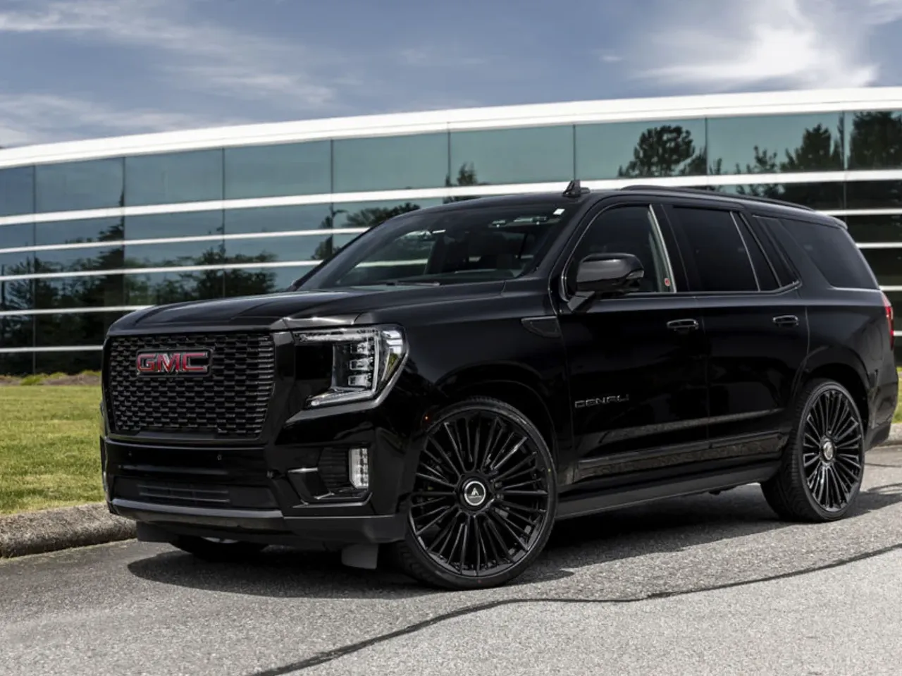 GMC Yukon Denali SUV for mercedes V-Class rental in Nashville, TN GMC Yukon Denali SUV for mercedes V-Class rental in Nashville, TN