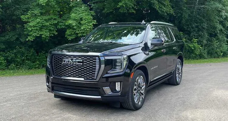 Black GMC Yukon Denali for airport transfers in Runnels County, TX