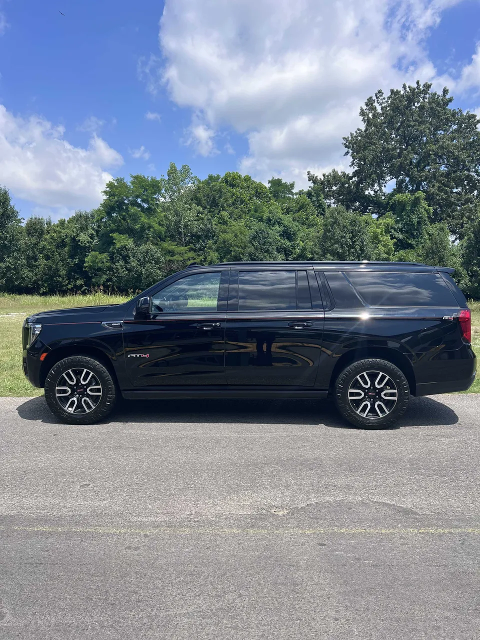 Black GMC Yukon XL exterior, photo 4 for chauffeur car rental in Nashville, TN