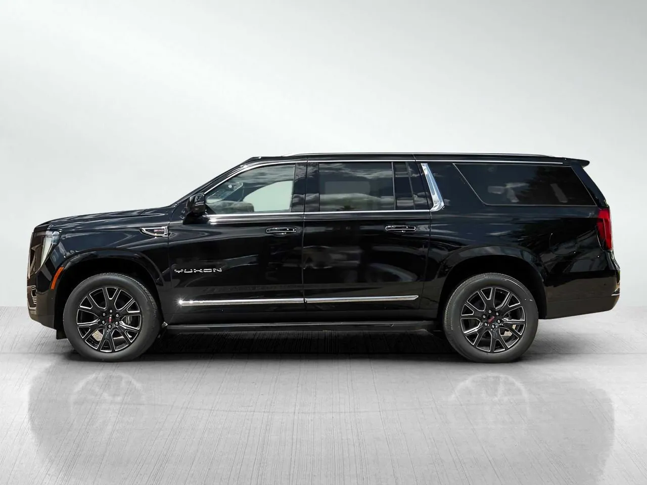 Black GMC Yukon XL for airport transfers in Deeth, NV