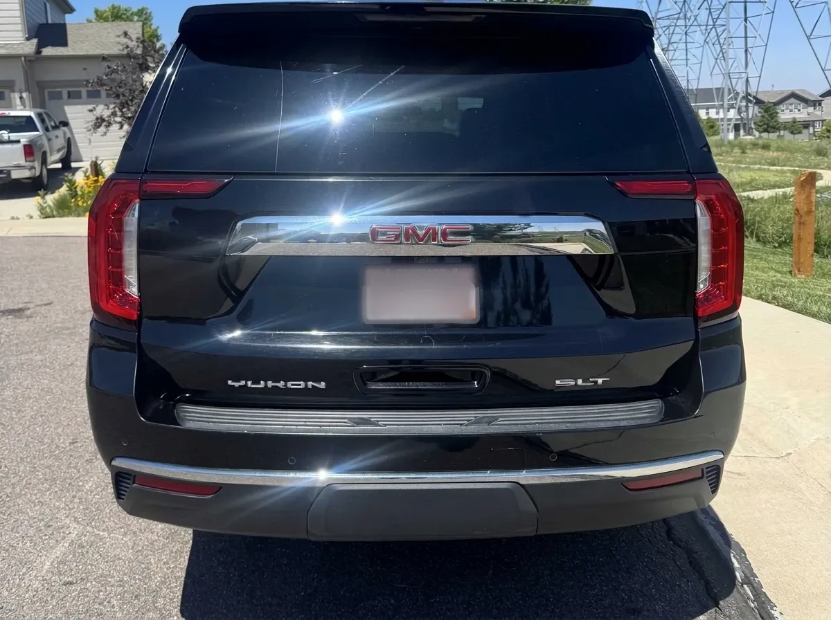 Black GMC Yukon XL, photo 2 for airport transfers