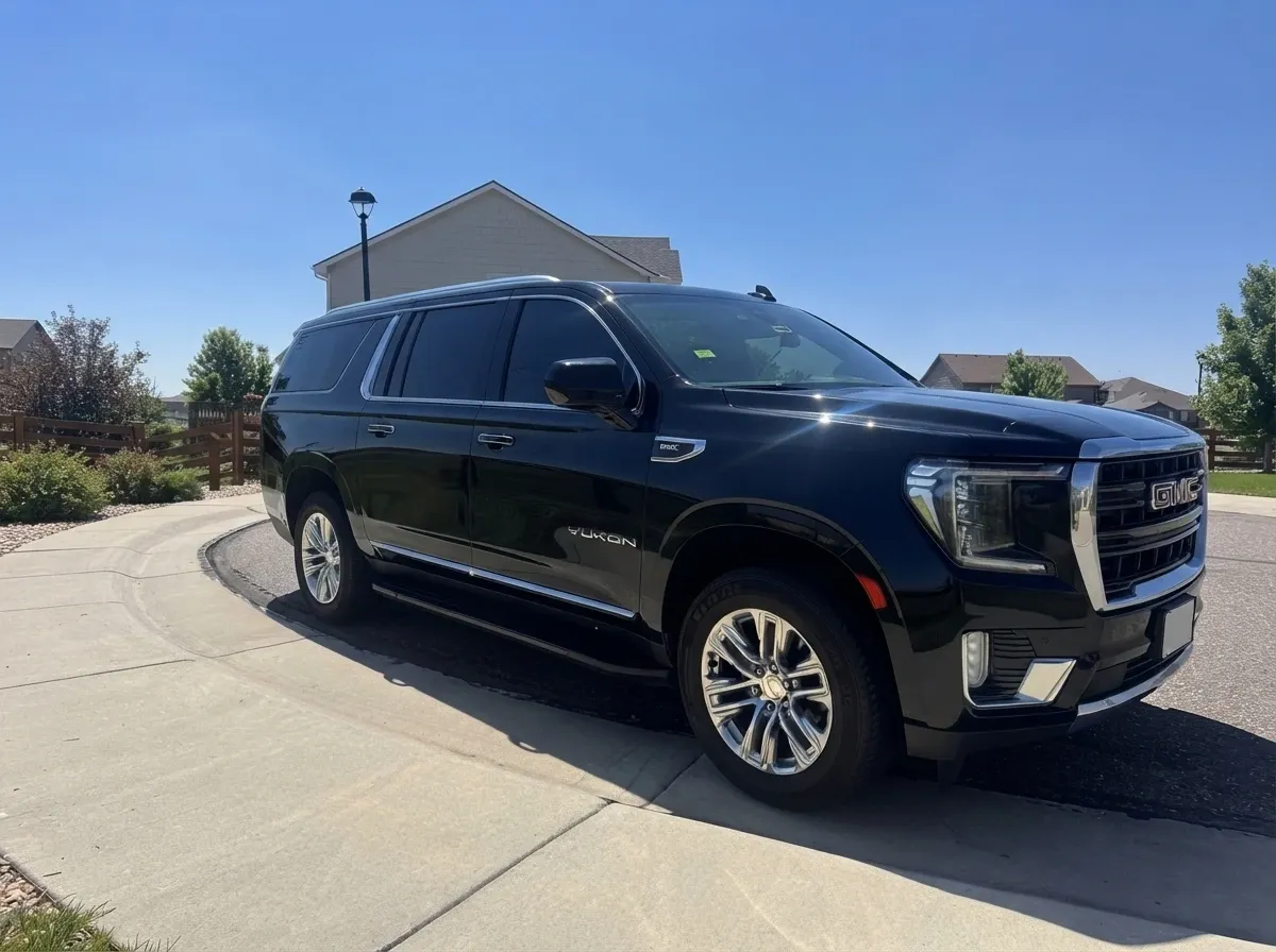 Black GMC Yukon XL, photo 3 for airport transfers