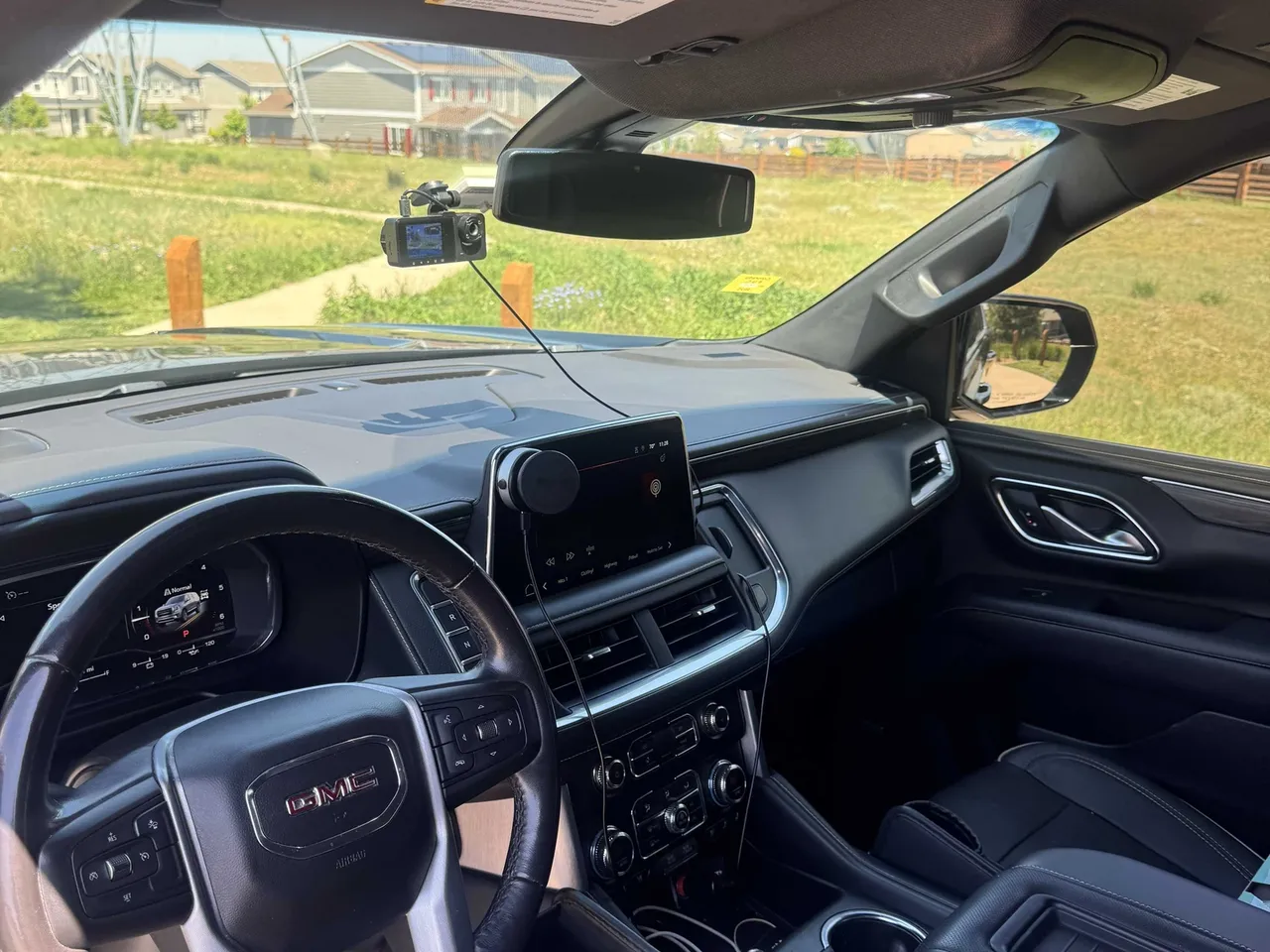Black GMC Yukon XL, photo 4 for airport transfers