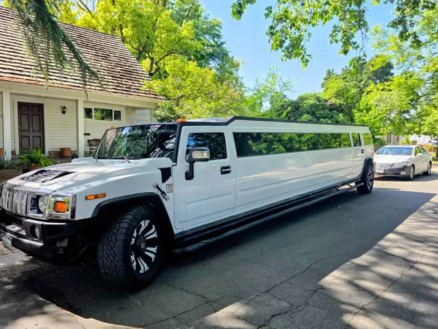 Hummer H2 White Limousine — 14 passengers