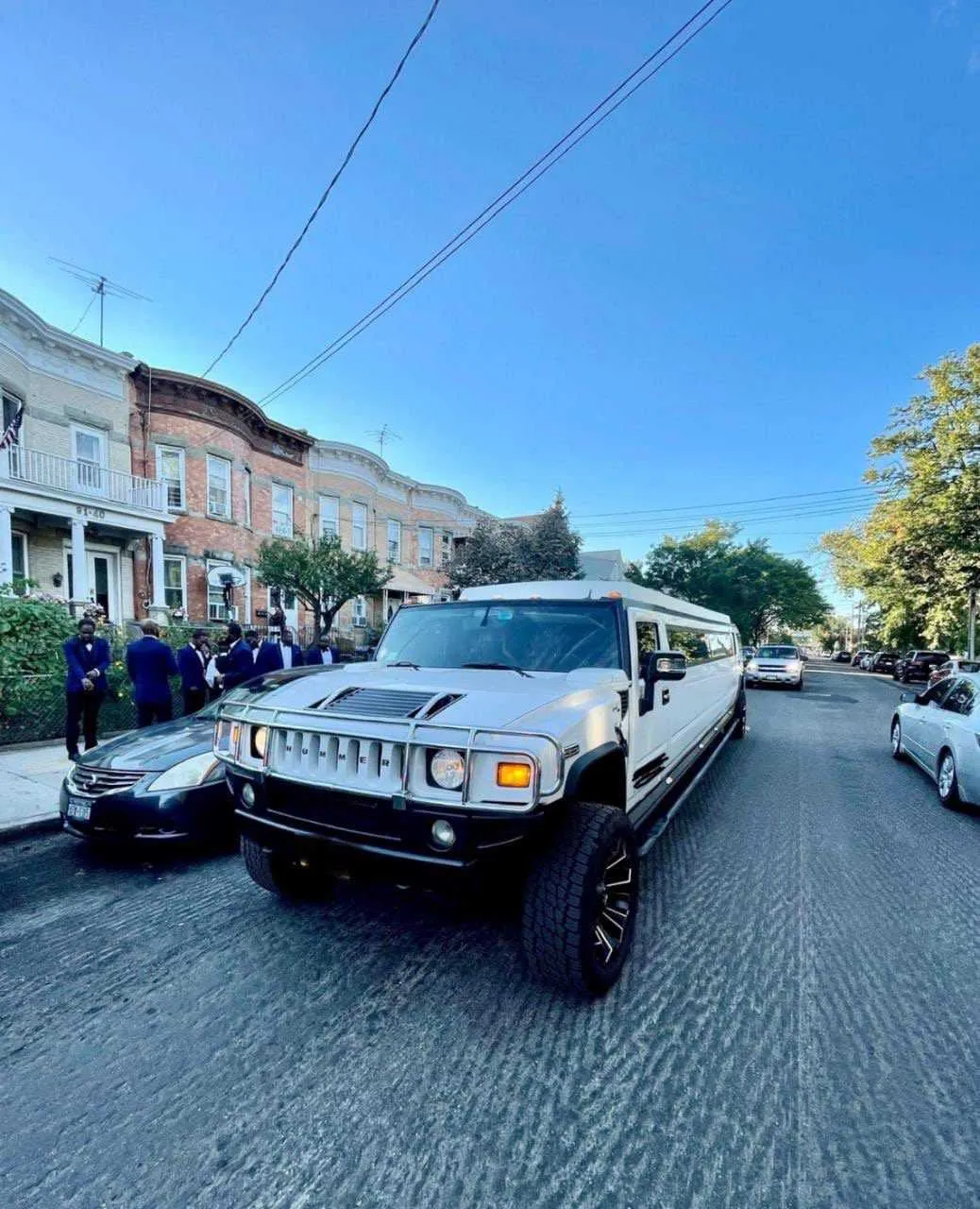 White Hummer Limo for cadillac escalade limo